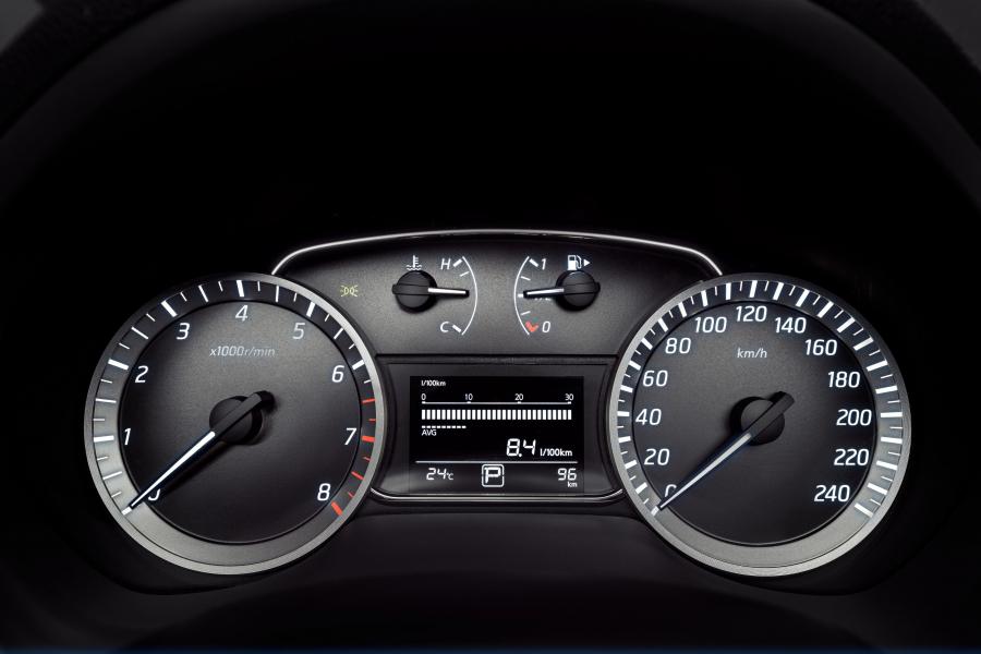  Nissan Tiida 2015 года  (CIS) (фото 11 из 30)